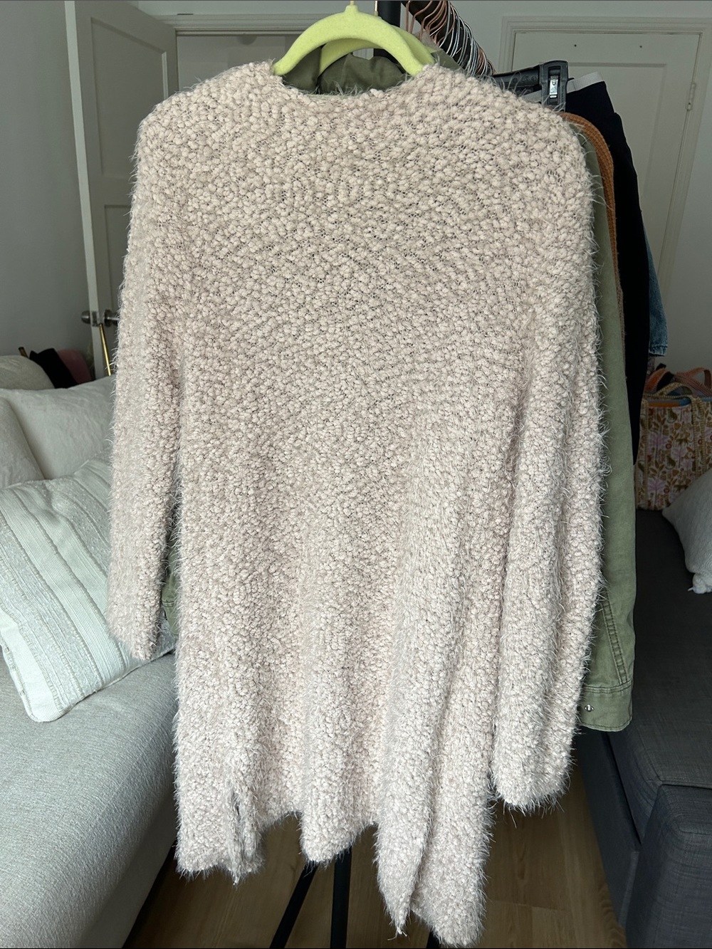 POL. Size small. Oversized. 😍 - Picture 2 of 4